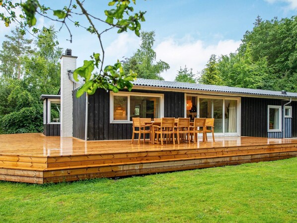 House | Outdoor dining