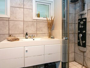 House | Bathroom | Bathtub