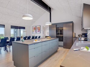 Private kitchen - Luxury Retreat With Pool - By Traum Ferienwohnungen (Harboore)