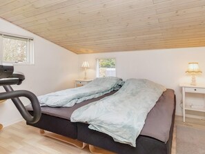 House | 3 bedrooms, individually furnished - 7 Person Holiday Home in Hojslev (Hojslev)