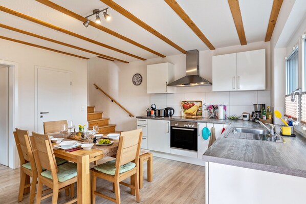 Kühlschrank, Ofen, Herdplatte, Geschirrspüler