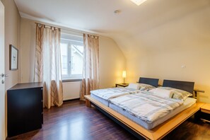 2 soverom, strykejern/-brett, wi-fi (inkludert) og sengetøy