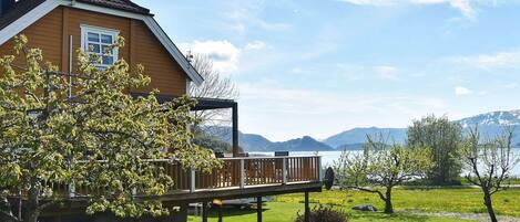 House | Property grounds