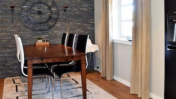 House | Dining