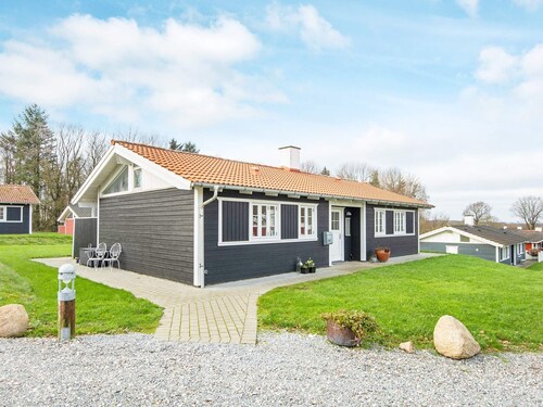 6 Person Holiday Home in Aabenraa