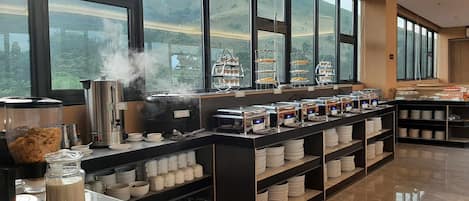 Free daily buffet breakfast