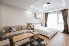 1 bedroom, bed sheets