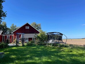 Property grounds - 4 Star Holiday Home in Lidkoping (Lidköping)