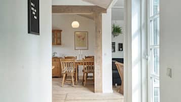 House | Tempat makan