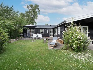 Outdoor dining - 4 Person Holiday Home in Helsinge (Helsinge)