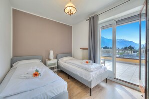 3 dormitorios, tabla de planchar con plancha, wifi gratis y ropa de cama