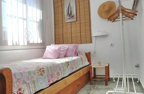 1 bedroom, WiFi, bed sheets