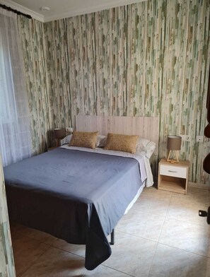4 bedrooms, WiFi, bed sheets - Chalet Aguila Real in Chiclana (Chiclana)