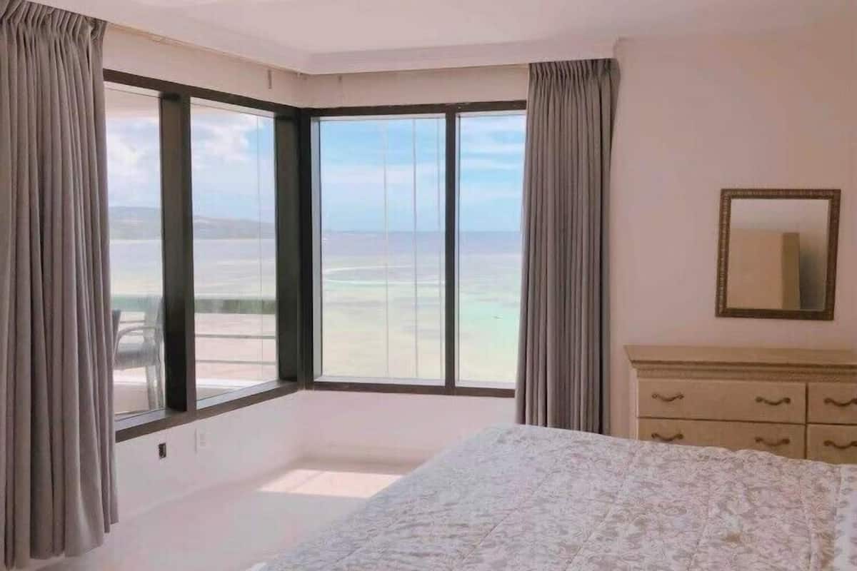Luxury Condo, 3 Bedrooms, Non Smoking, Beach View | 3 bedrooms, in-room safe, blackout drapes, soundproofing