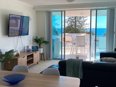 Bargara Dreaming, Luxury Oceanfront Apartment