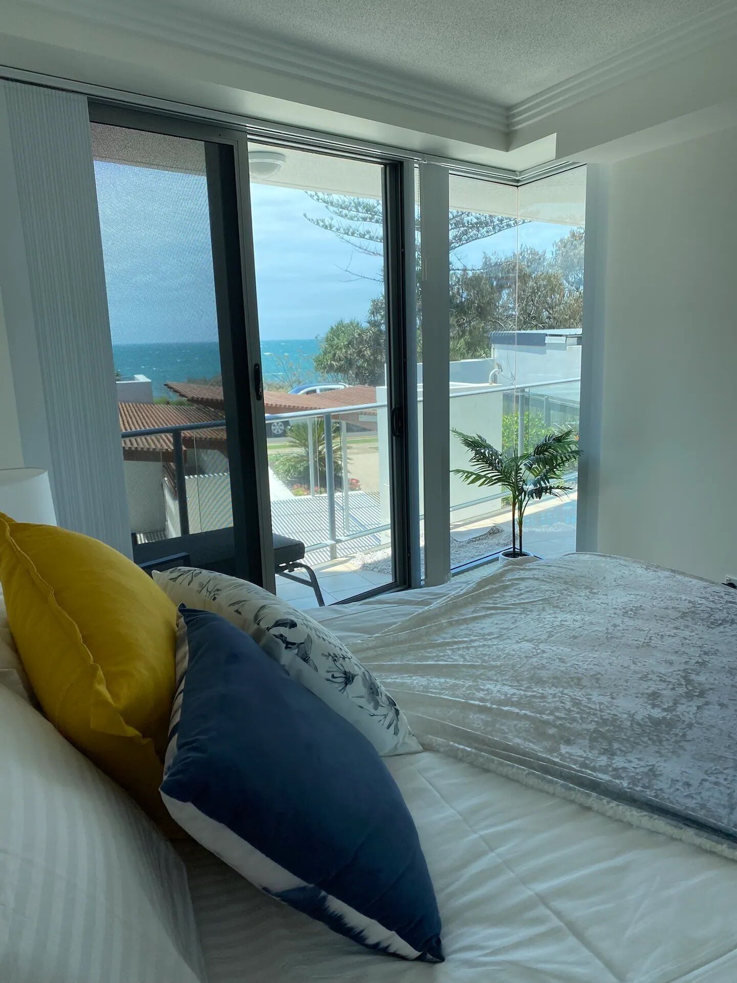 3 bedrooms, travel cot, WiFi