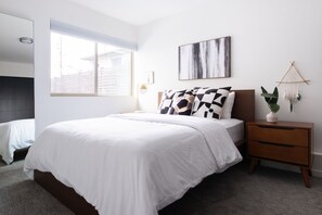 4 bedrooms, desk, travel cot, free WiFi