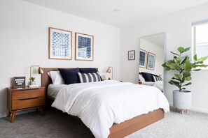 4 多间卧室、办公桌、旅行婴儿床、免费 WiFi