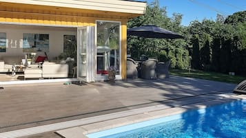 House | Pool