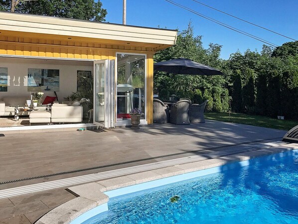 House | Pool | Outdoor pool, a heated pool - 10 Person Holiday Home in Arendal-by Traum (Arendal)