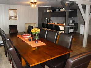 House | Dining - 9 Person Holiday Home in Selje (Stad)