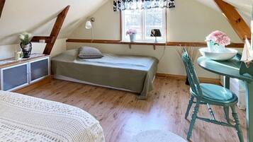 House | 3 bedrooms, individually furnished