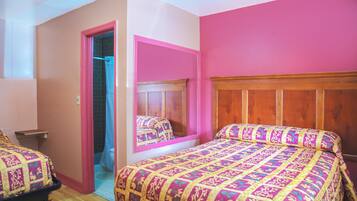 Skrivebord, wi-fi (inkludert) og sengetøy