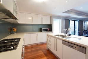 Fridge, microwave, oven, stovetop - Two story Scarborough home (2 min to beach) (Scarborough)