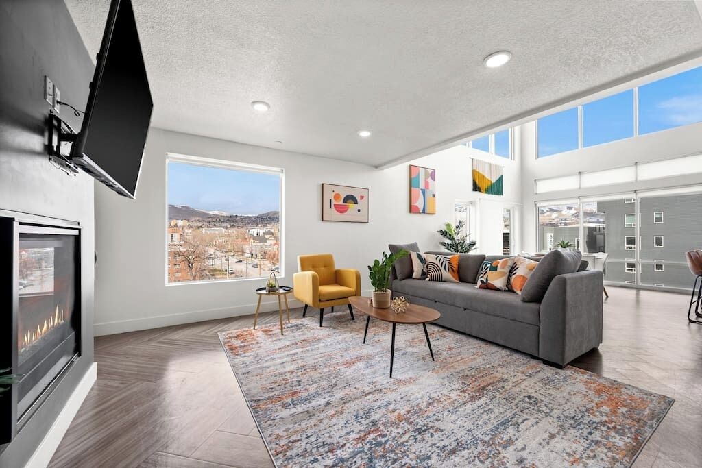 TV, fireplace, offices