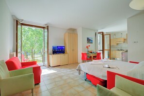 Bed sheets - Porto Letizia Napoli 6, Porlezza, Italy (Porlezza)