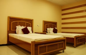 Premier Twin Room | Premium bedding, down comforters, in-room safe, desk - HOTEL CROWN (Hyderabad)
