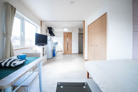 Basic Room | Iron/ironing board, free WiFi