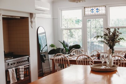 Luxury Farm stay- 4 bed house- 25 acres- 1 hour from Melbourne