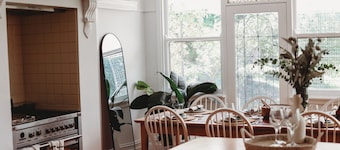 Luxury Farm stay- 4 bed house- 25 acres- 1 hour from Melbourne
