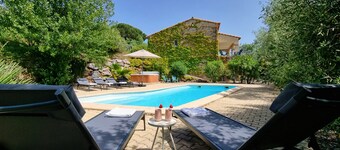 Villa spacieuse avec piscine privée à Caunes