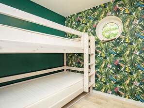4 bedrooms, individually furnished
