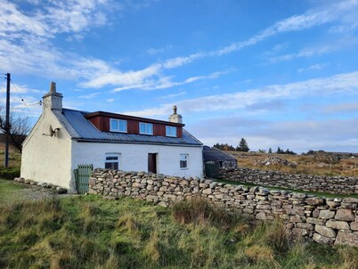 Badluarach Sea View -  a cottage that sleeps 5 guests  in 3 bedrooms
