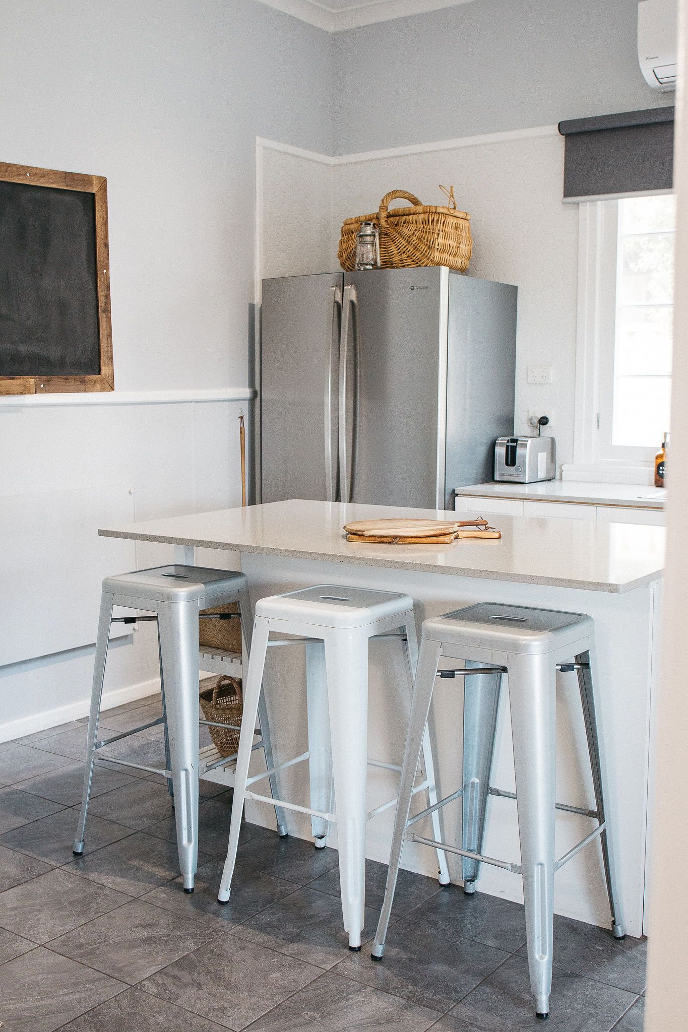 House | Private kitchen | Full-sized fridge, microwave, oven, stovetop