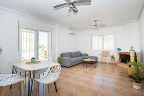 LED TV, fireplace - CH Villa Rio Mundo Rojales (Rojales)