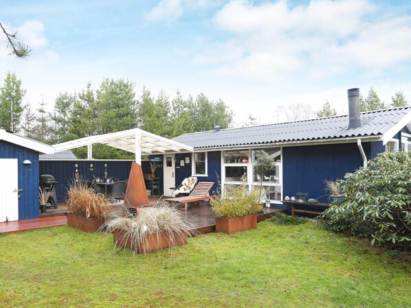 House | Outdoor dining