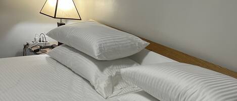 1 bedroom, in-room safe, desk, iron/ironing board