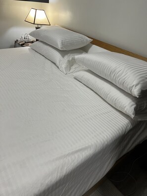 1 bedroom, in-room safe, desk, iron/ironing board