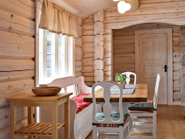 House | Dining - 8 Person Holiday Home in Hurdal (Hurdal)