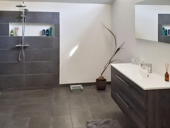 Ferienhaus | Badezimmer