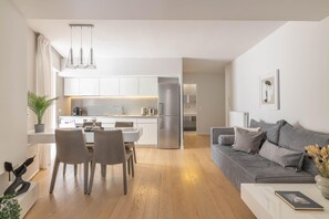 TV connectée, Netflix, livres, services de streaming