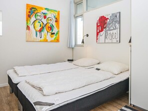 House | 2 bedrooms, individually furnished - 4 Person Holiday Home in Ringkobing (Ringkobing)