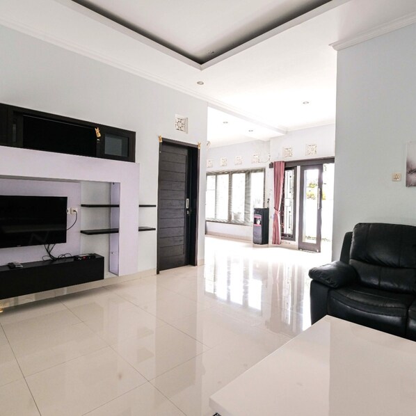 Villa | Oppholdsområde | Flatskjerm-TV