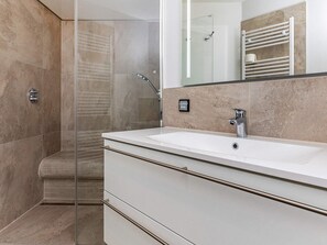 Bathroom - 5 Star Holiday Home in Wendtorf (Wendtorf)