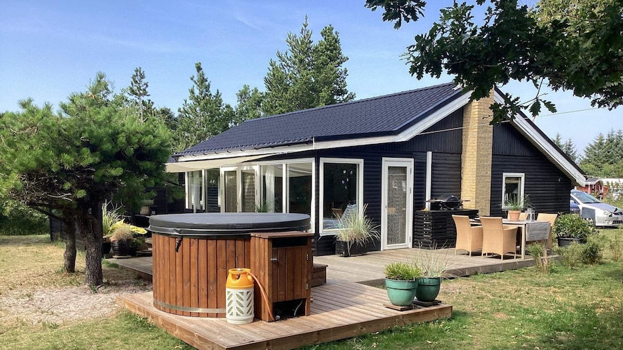 6 Person Holiday Home in Hals
