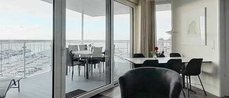 Apartment | Dining